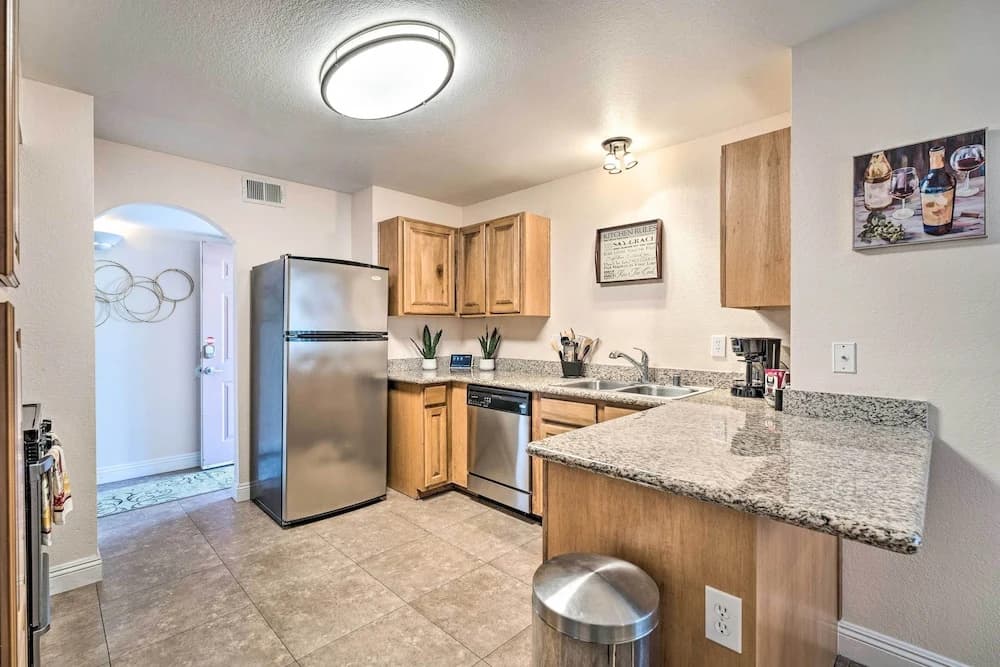 Seasonal Pool & Spa: Las Vegas Pad, 11 Mi to Strip - photo 13