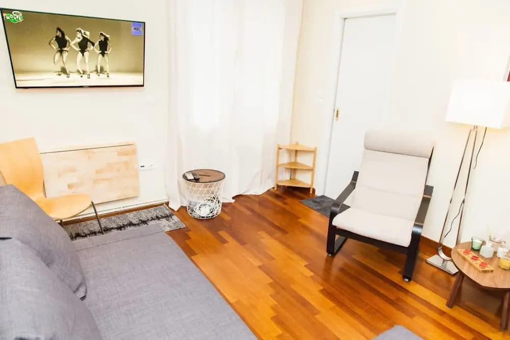 Centrally Located Studio In Athens - photo 3