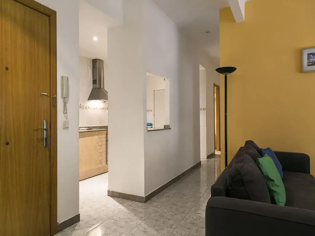 Cosy and Bright Flat - photo 3