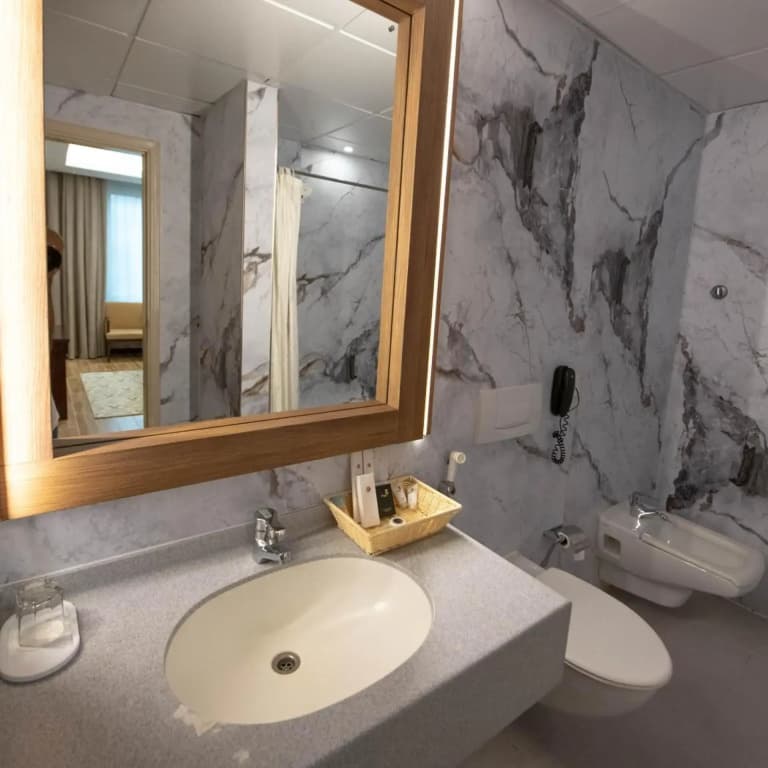 Ramee Guestline Hotel Qurum - photo 47