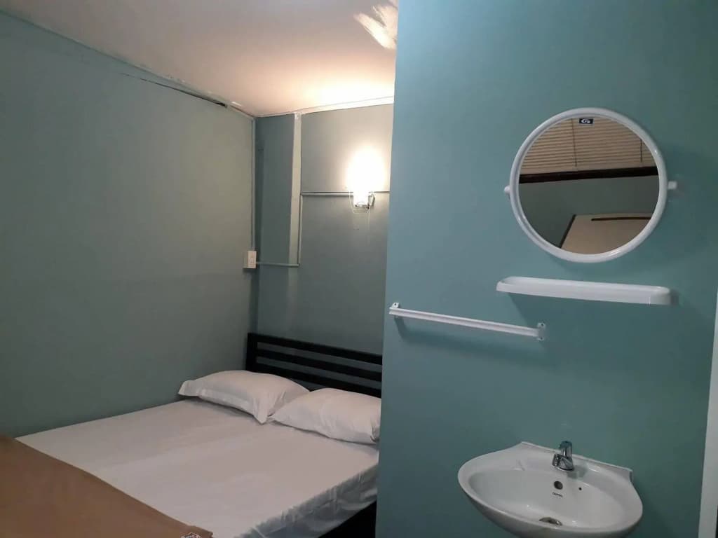 Red Lips Hostel - photo 8