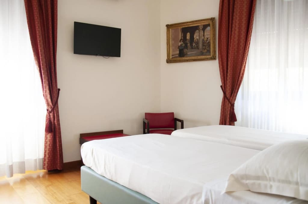 Hotel San Guido Porta Volta - photo 6