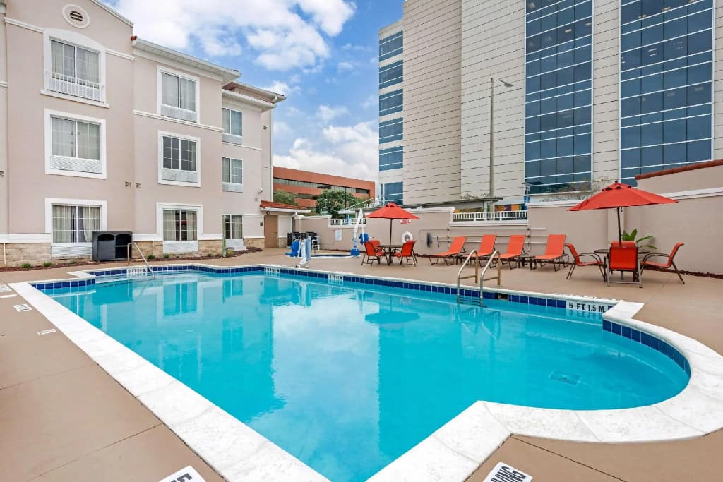Comfort Suites Downtown - photo 17