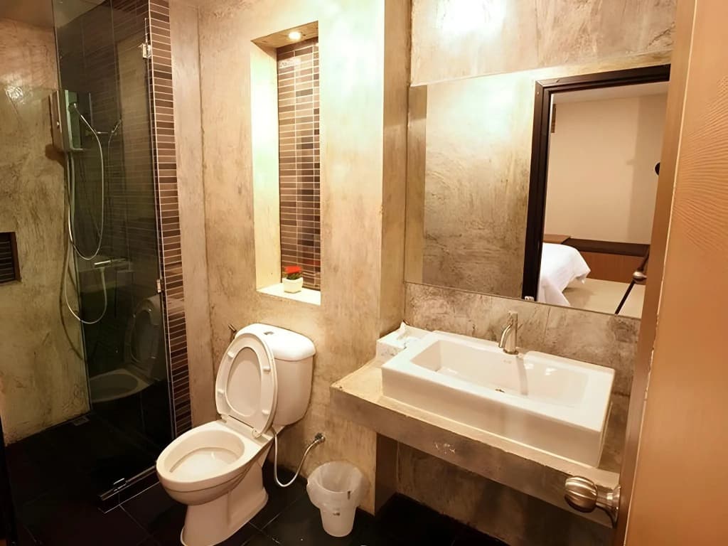 The Plubpla Serviced Apartment - photo 8