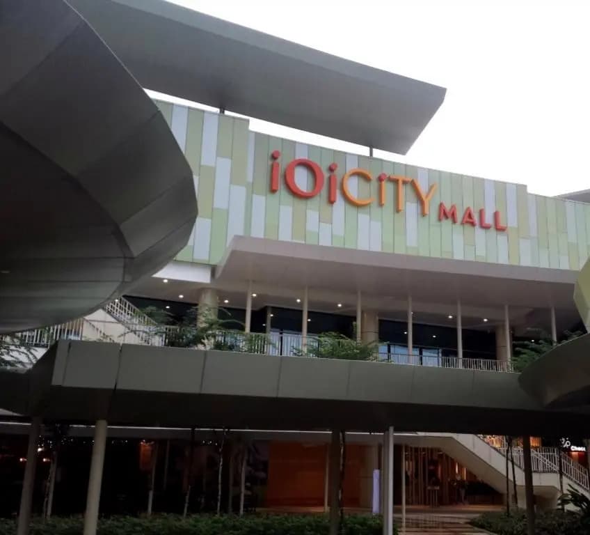 Shaftsbury Putrajaya at Alamanda Mall - photo 3