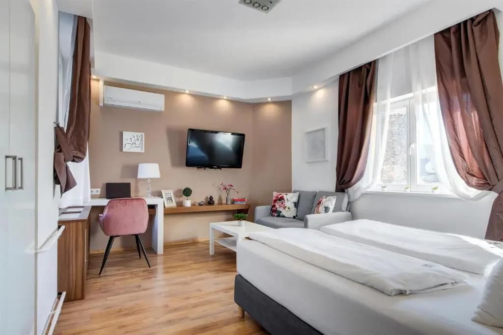 d.Five Premium Studio Szervita Square - photo 4