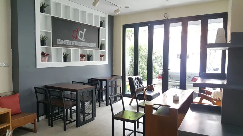 Double D Rooms & Cafe - photo 18
