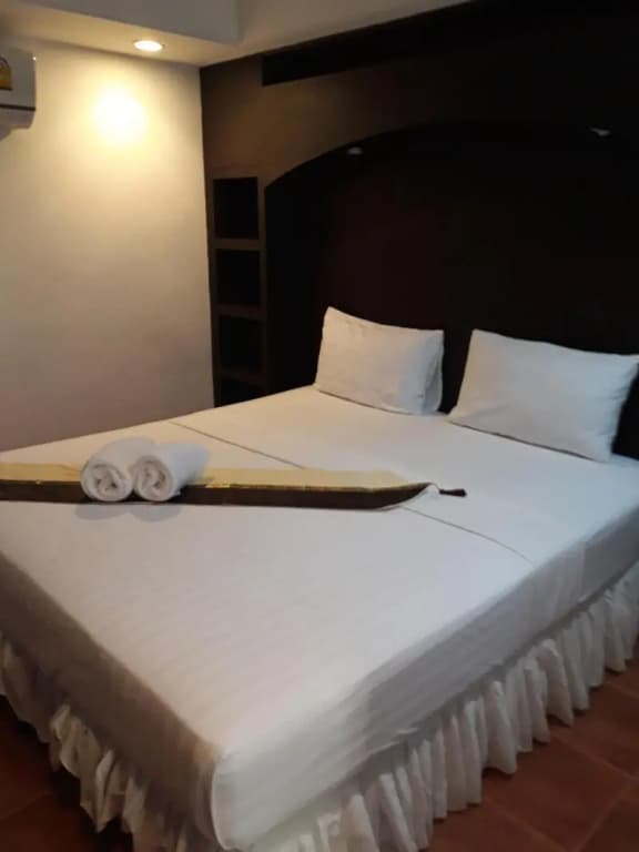 Porterhouse Beach Hotel - photo 5