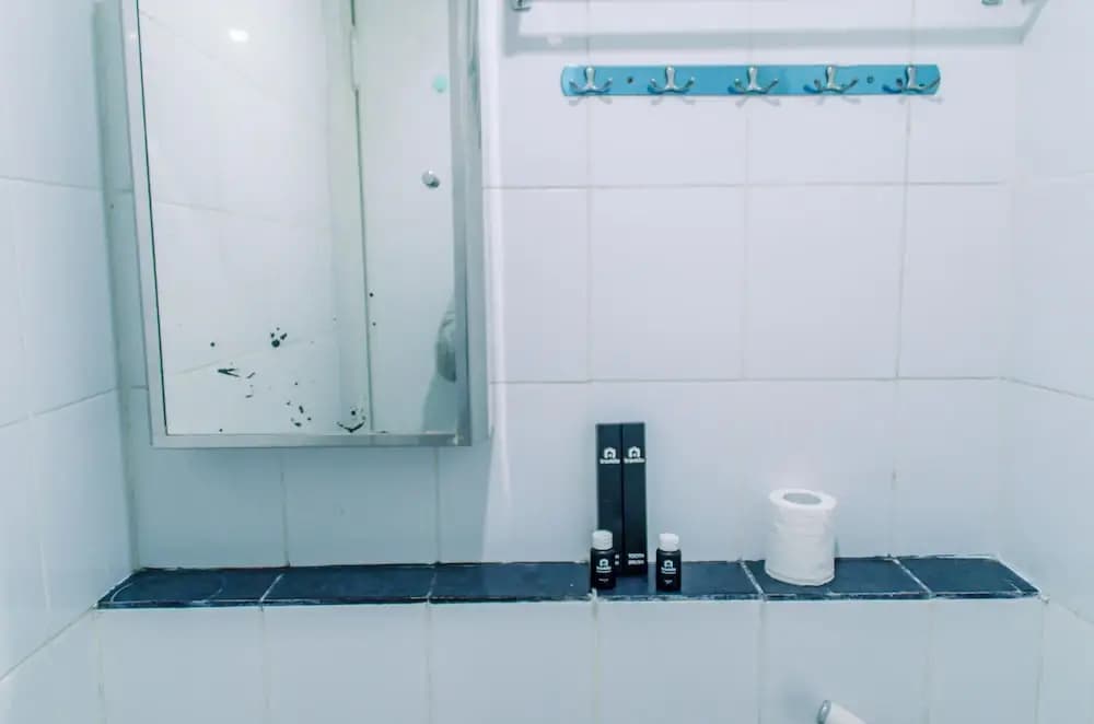 Comfort And Simply 2Br At Green Pramuka City Apartment - photo 7