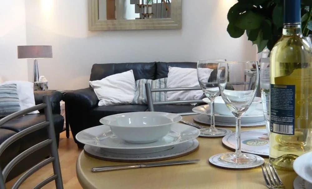 Silver Lining - Mile Apartments - photo 14