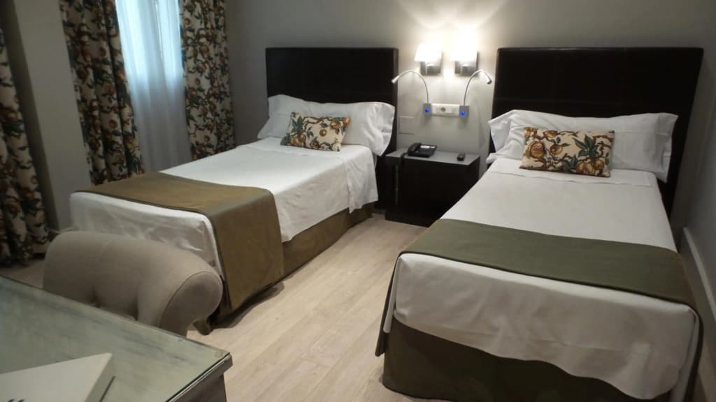 Hotel Moderno Puerta del Sol - photo 16