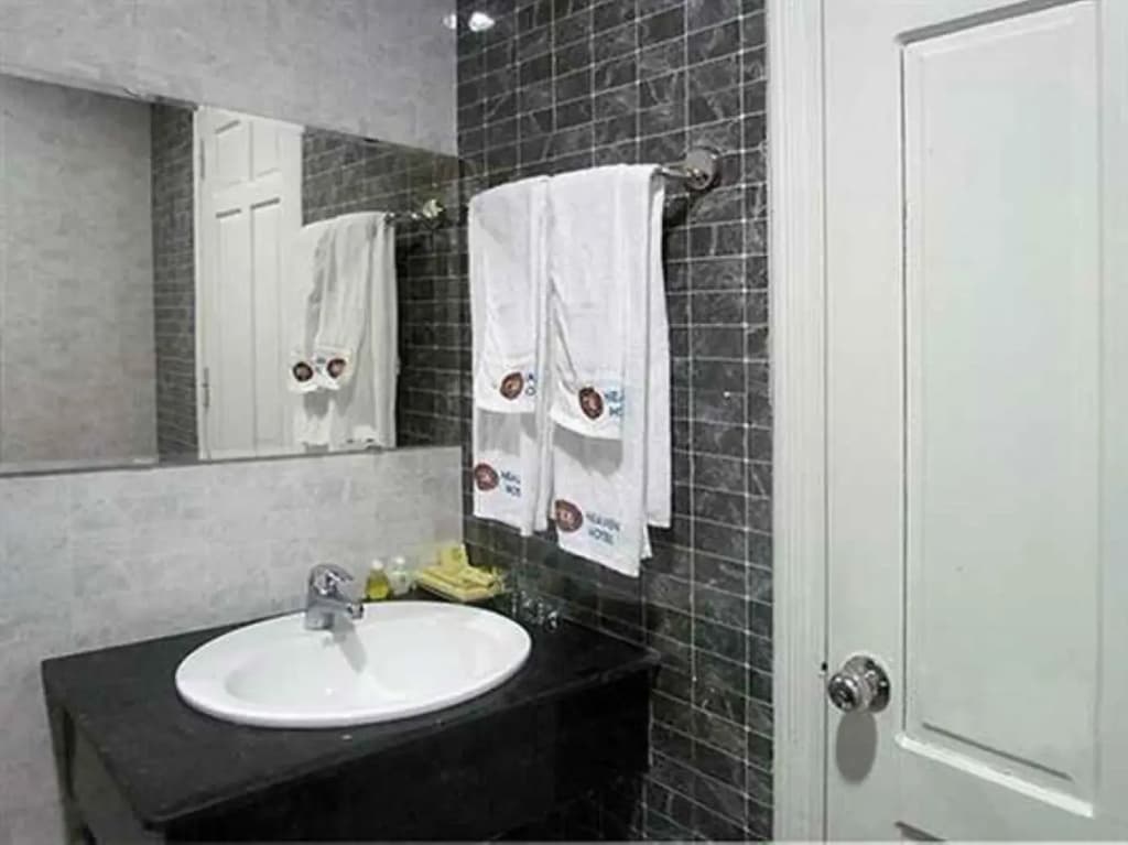 New Heaven Hotel - photo 22