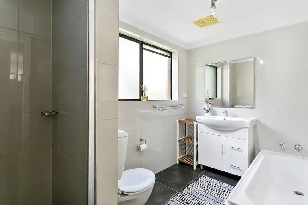 Bondi Bliss Lamrock - photo 6