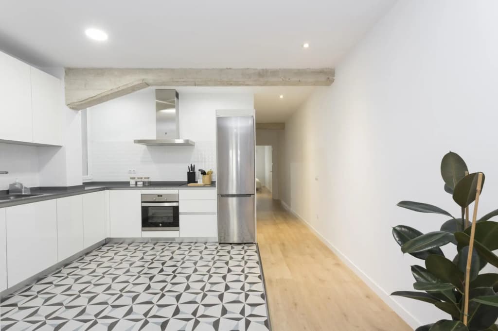 Modern & Chic 2BR/2BA apartment in trendy Chueca - photo 13