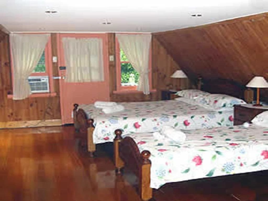 Birchwood Manor - photo 3