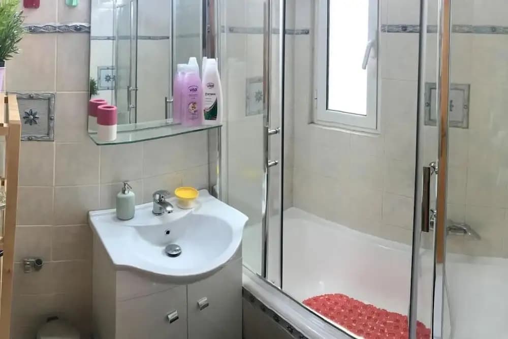Central Stylish 1 Double Bed Flat - photo 4