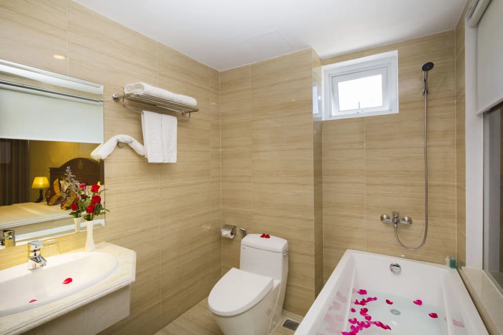 Regalia Hotel - photo 10