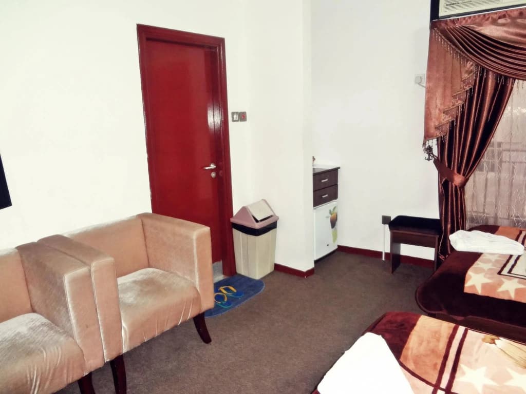OYO 152 Lapaz Hotel - photo 3