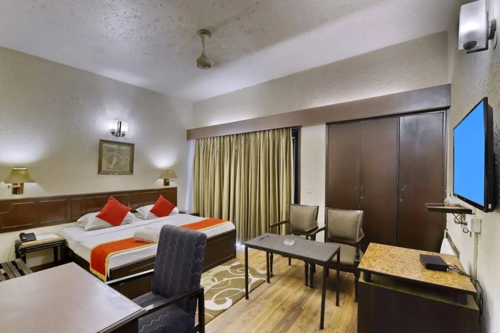 Hamilton Hotel - photo 5