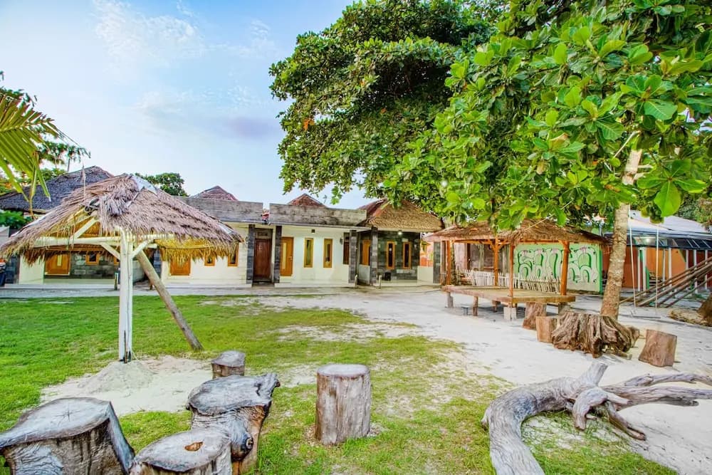 Guerilla Dive Lodge Pulau Pari - photo 1
