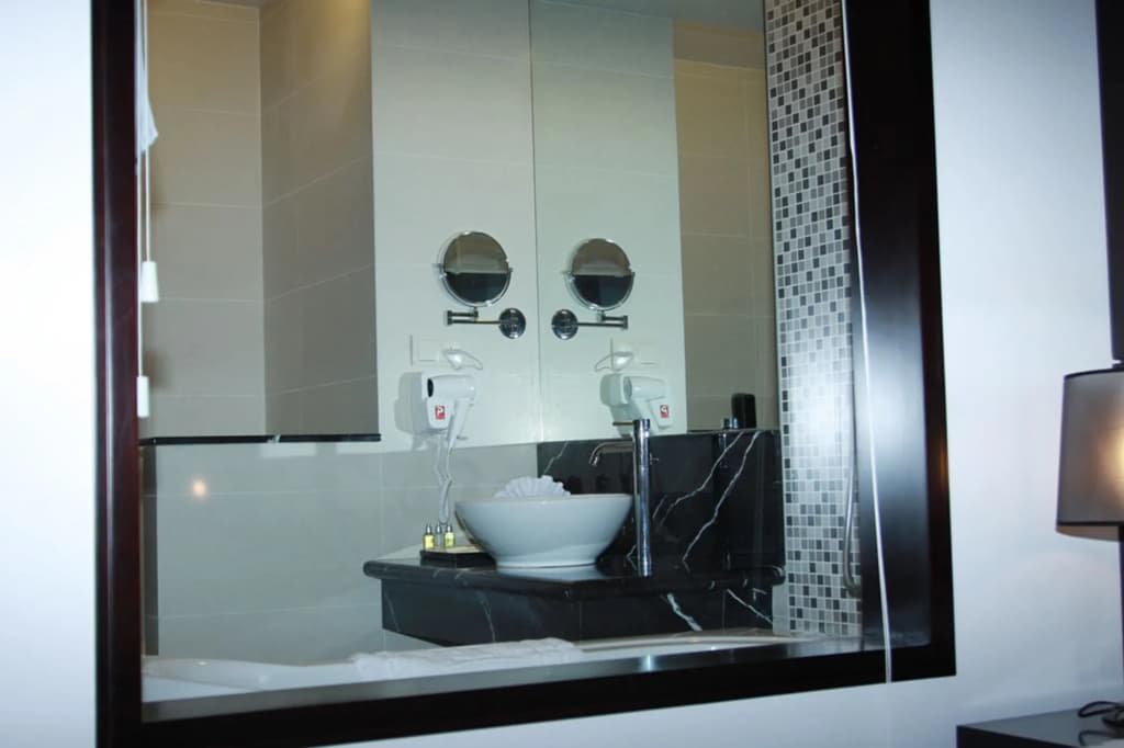 Halong Palace Hotel - photo 9