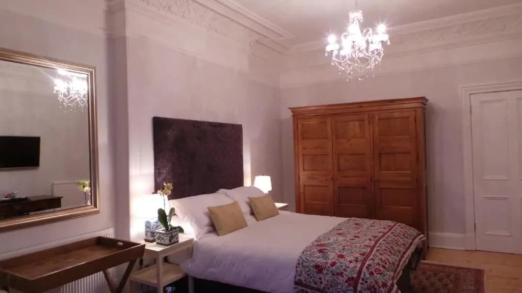 Antler Guest House - photo 7