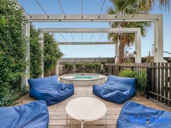 Premium Chic: A Relaxing Retreat - photo 1