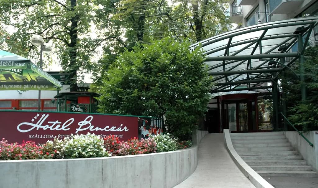 Hotel Benczur - photo 16