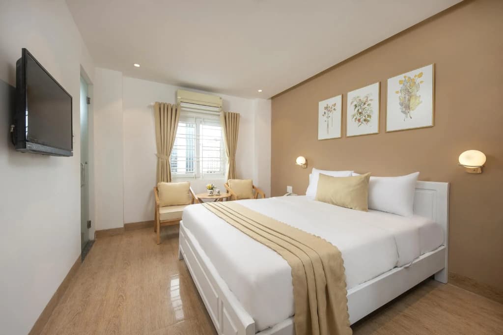 Little Gold Hotel - photo 38