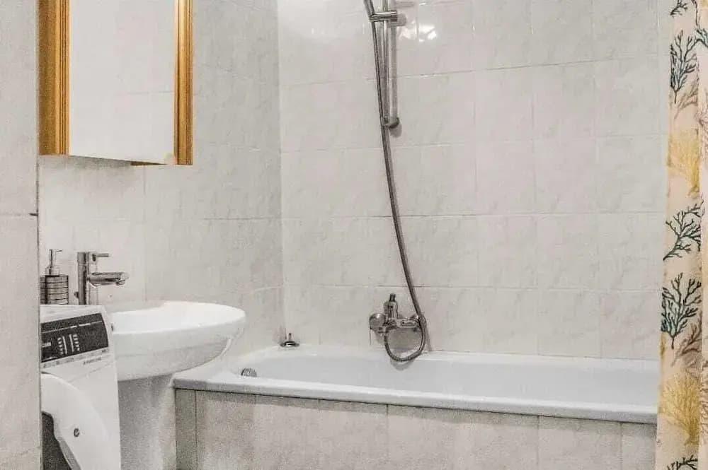 2BR Apt Next to Vienna Vibrant Center - photo 6