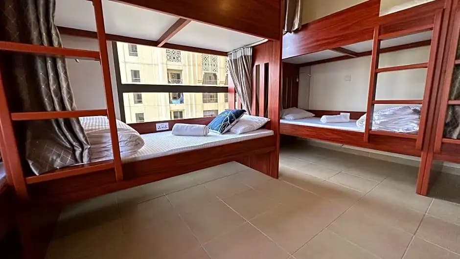 Business Backpackers JBR Hostel - photo 4