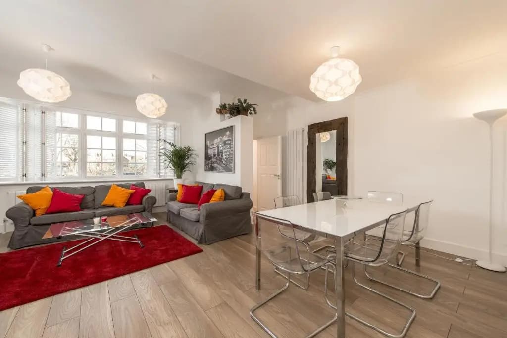 London House - photo 1