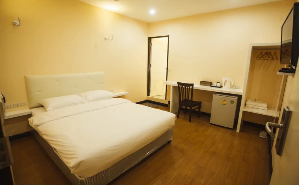V Place Silom - photo 9