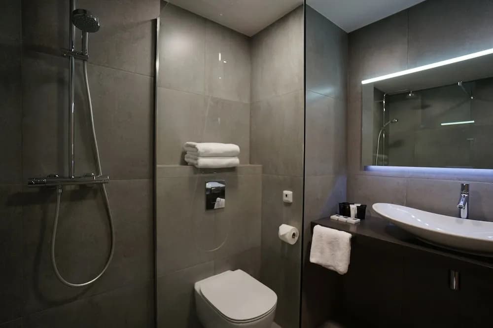 Friday Hotel - photo 9
