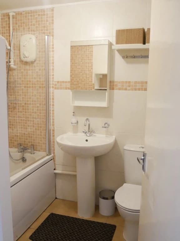 Bright 2 Double Bedrooms Apartment - photo 7