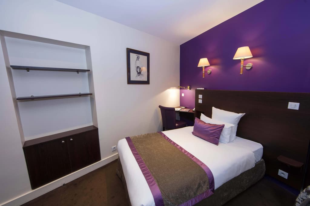 Queens Boutique Hotel - photo 4