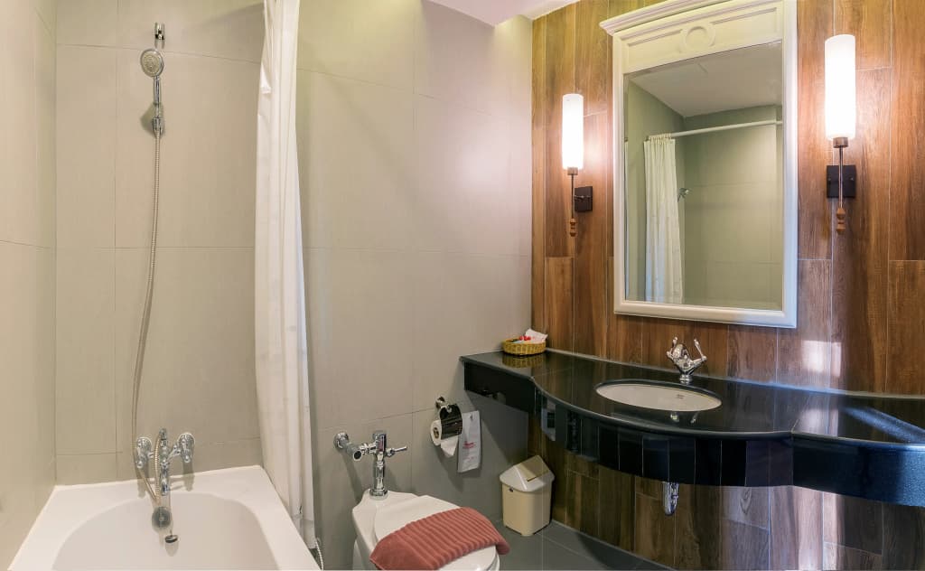 Royal Rattanakosin Hotel - photo 35