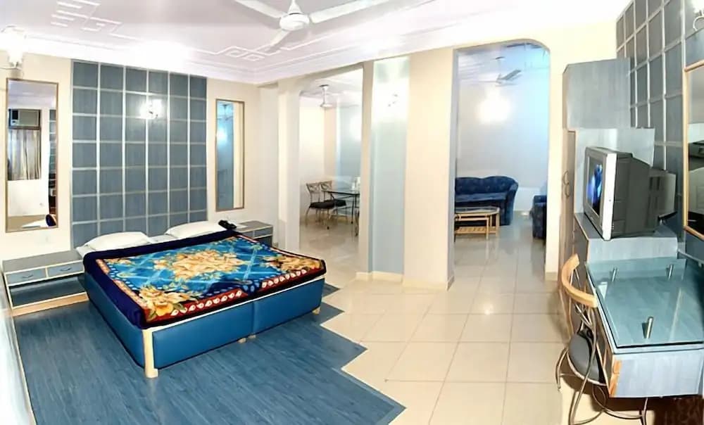 Hotel Madonna - photo 12