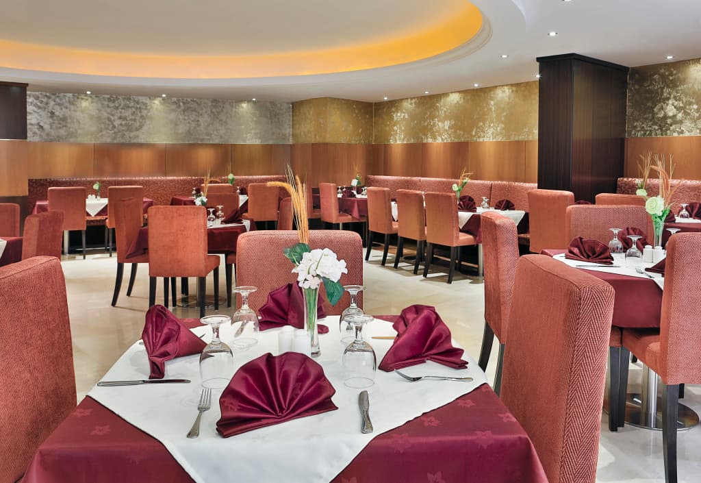 Gateway Hotel - photo 23