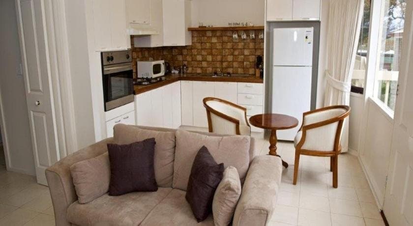 Yarra Glen Racecourse Apartments - photo 23