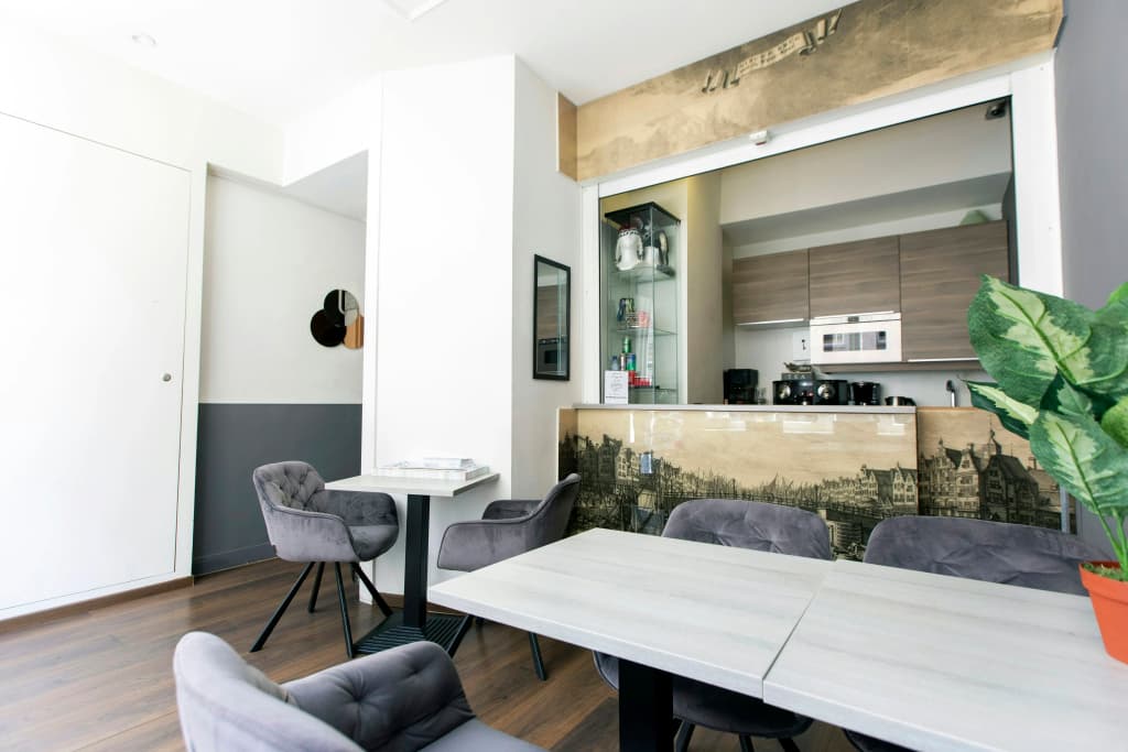 Quentin Leidse Square Hotel - photo 2