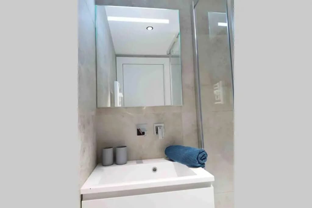 Appartement 2 chambres refait à neuf, climatisé, à 2 min de la mer - photo 8