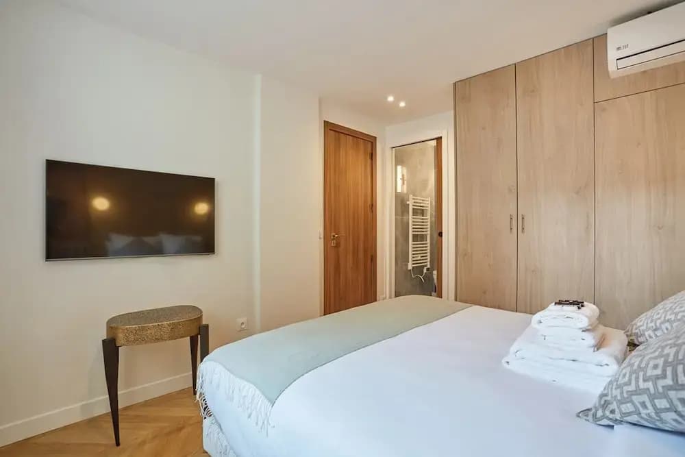 Apartment in the Center of Paris - photo 1