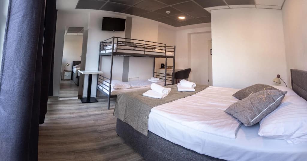 Check In Hotel - photo 2