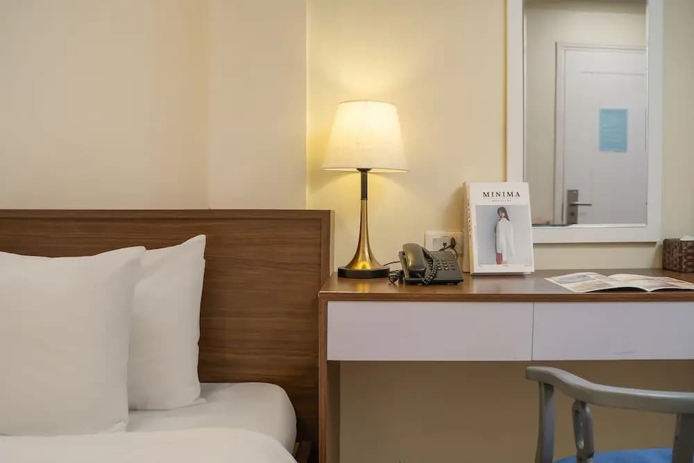 Queen Cafe Hotel & Pub - photo 2