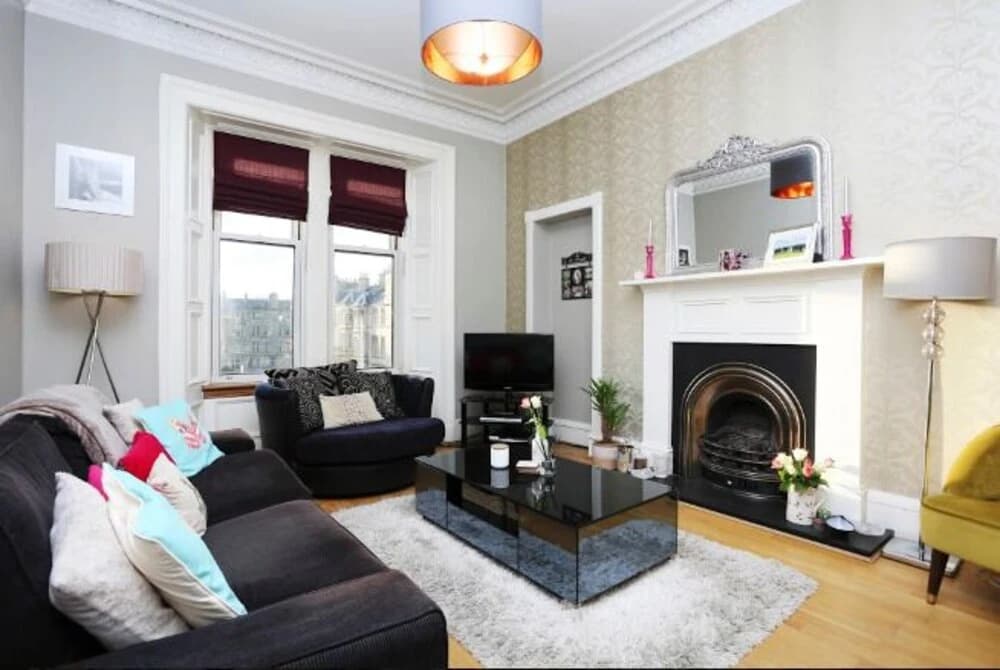 A Stunning Grand Apt near the Royal Botanic Garden - photo 2