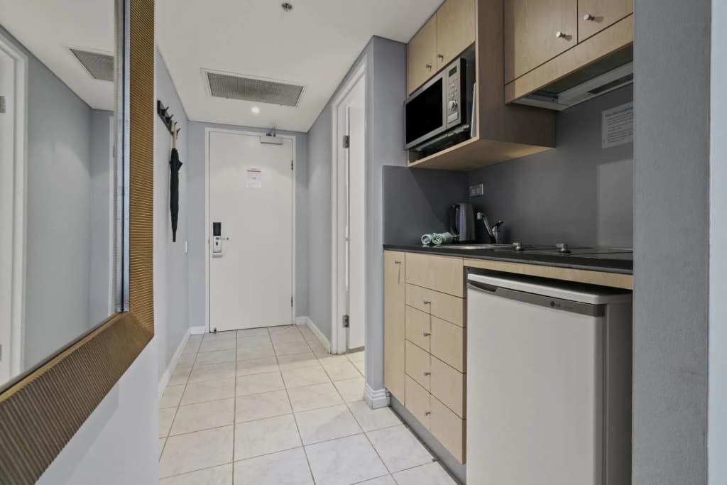 Convenient City Abode - photo 12