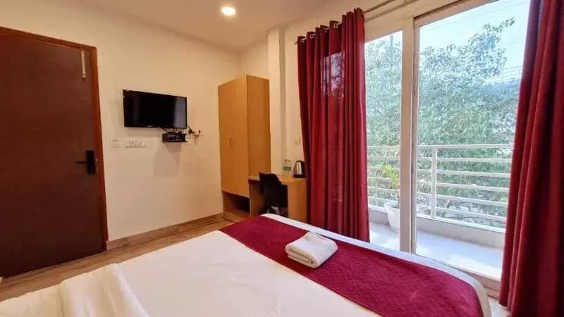 Hotel Silver Saffron Peeragarhi - photo 29