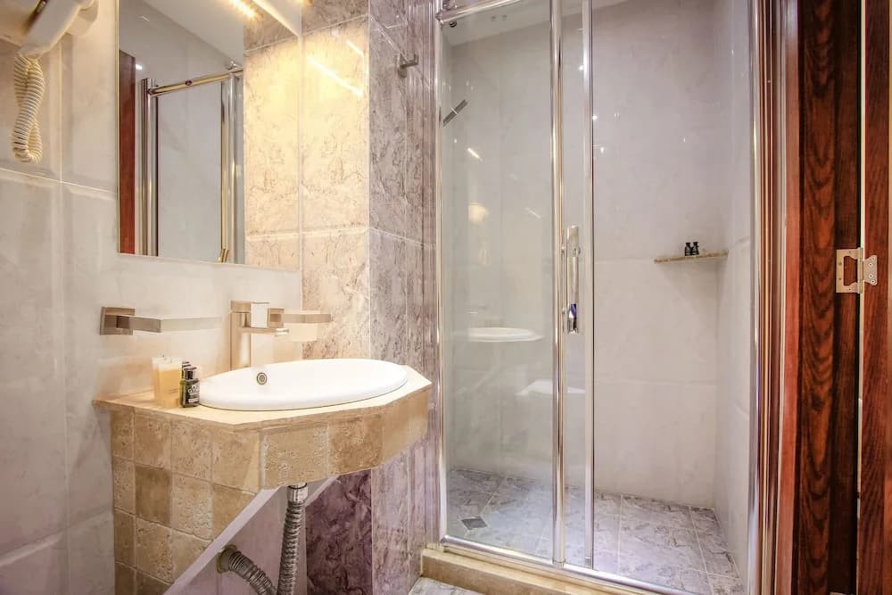 Gtm Plaza Hotel - photo 9