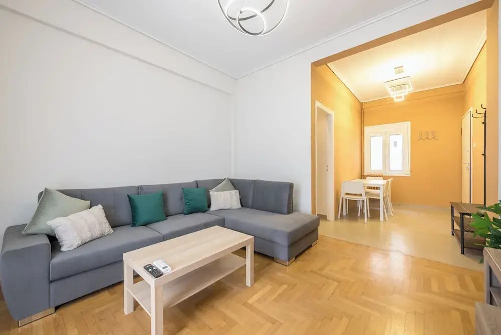 Stylish 2 Bd Urban Retreat Near Panormou - photo 11